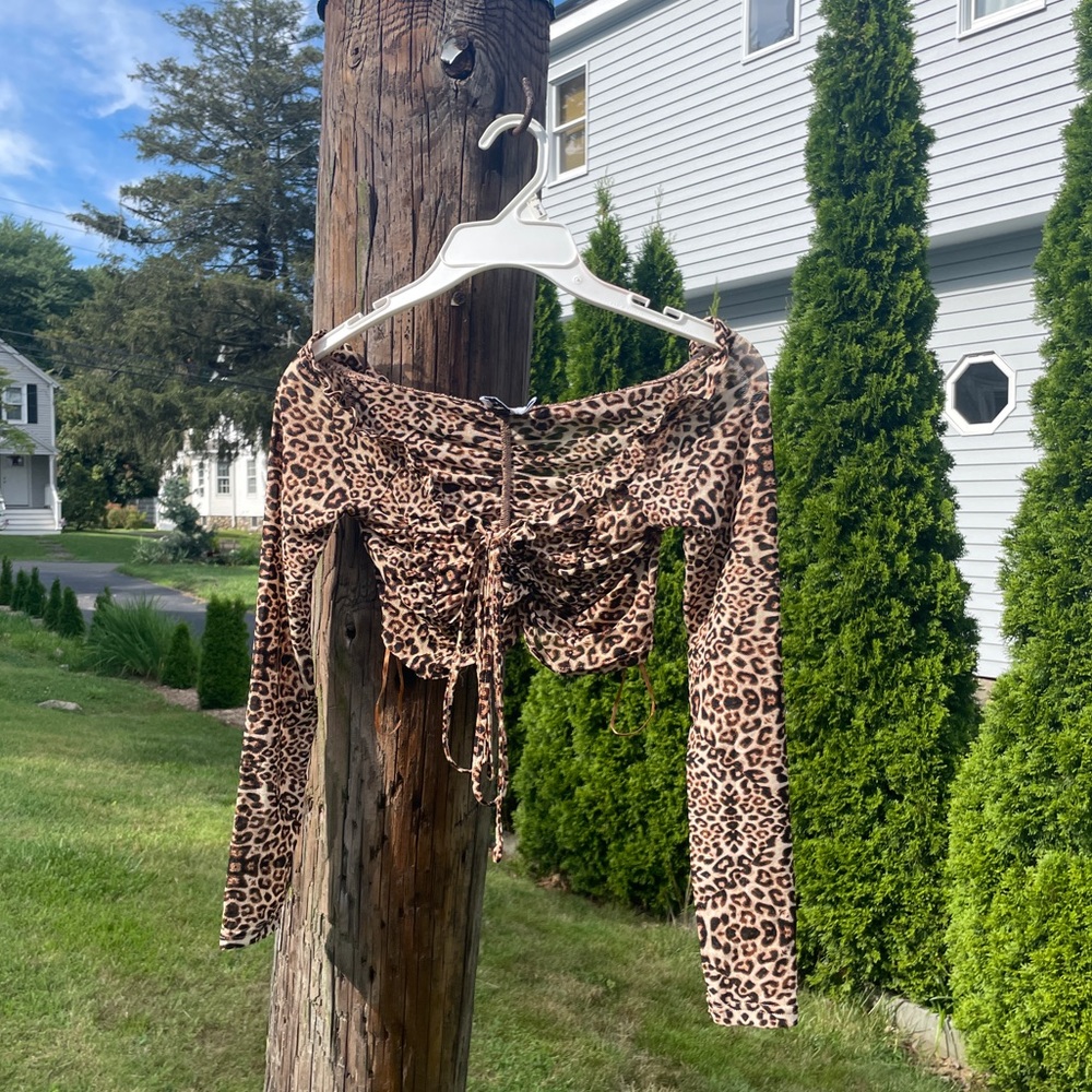 stretchy leopard print crop mesh top